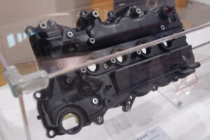 Resin Cylinder Head Cover with OCV