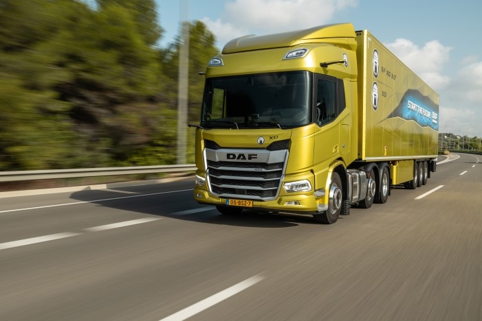 DAF XD with new steered pusher