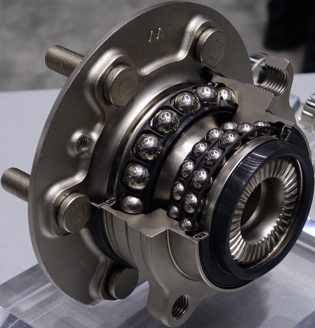 Schaeffler Innovative Bearing Technologies for Electric Vehicles | EHFCV