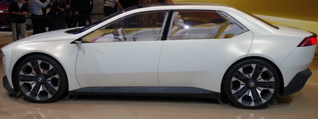 BMW Vision Neue Klasse side