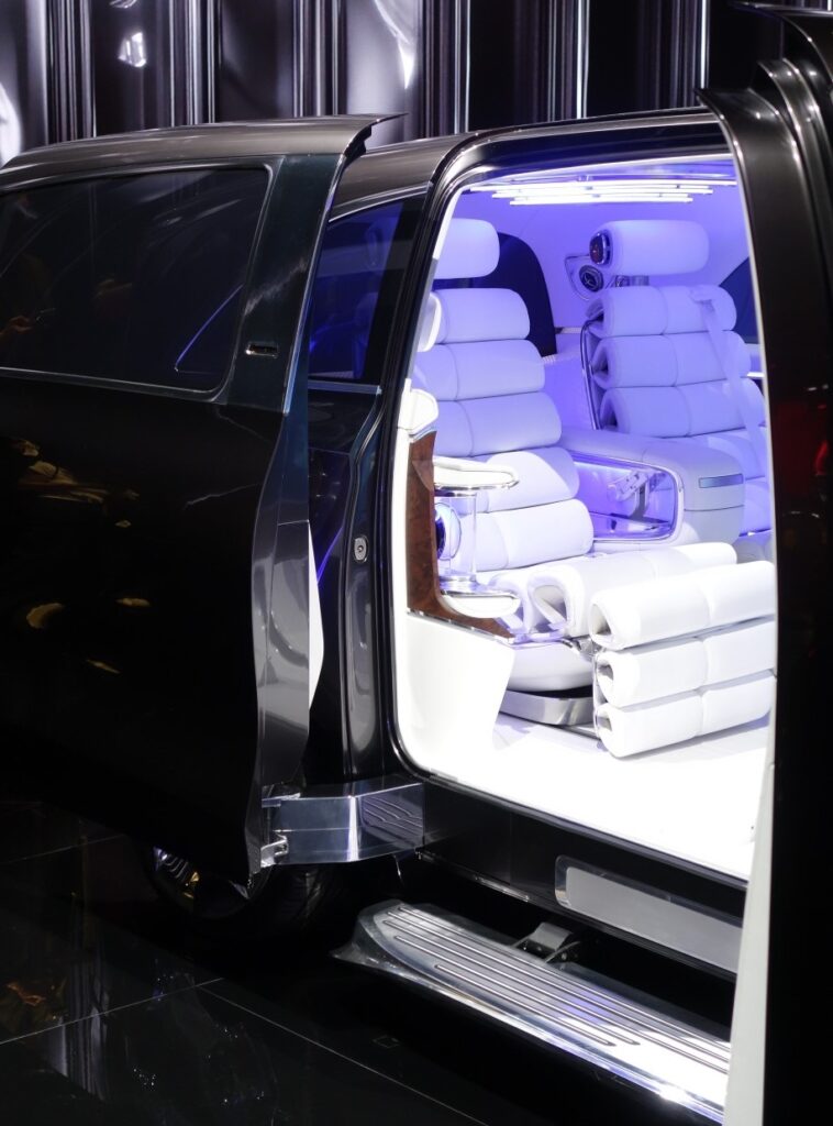 Mercedes Benz Vision V automatically opening portal door