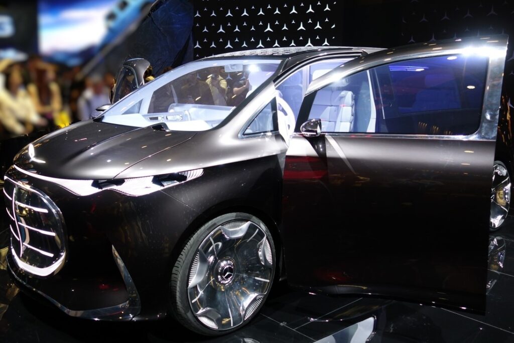 Mercedes Benz Vision V headlights