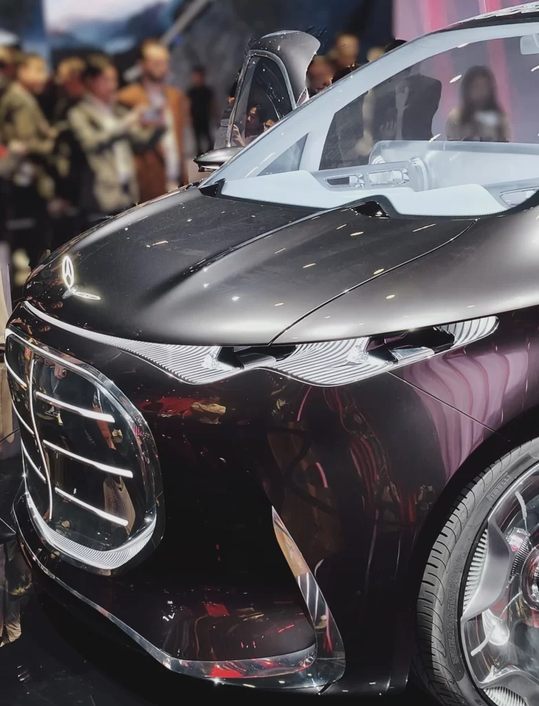 Mercedes Benz Vision V headlights grille