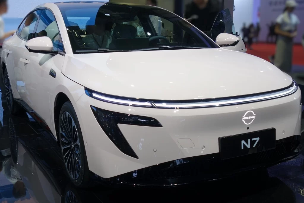 Nissan N7 headlights