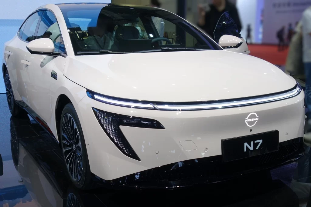 Nissan N7 headlights 2