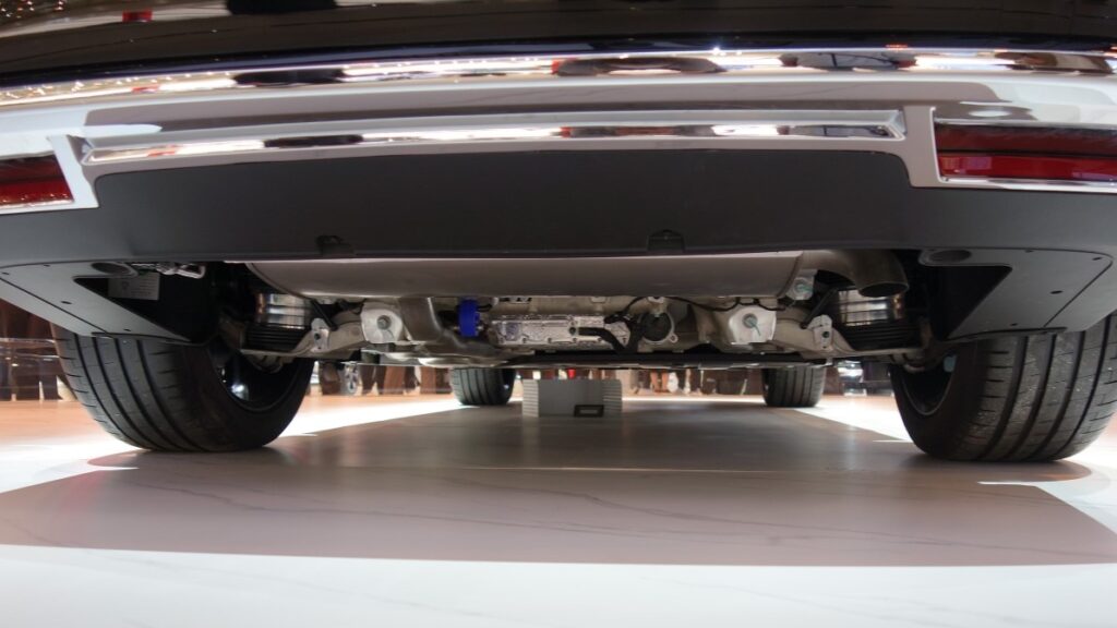 ZEEKR 9X rear suspension