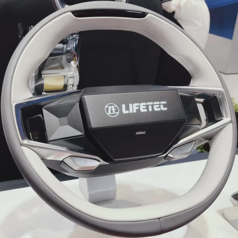 ZF LIFETEC Steering Wheel Illuminated Rim