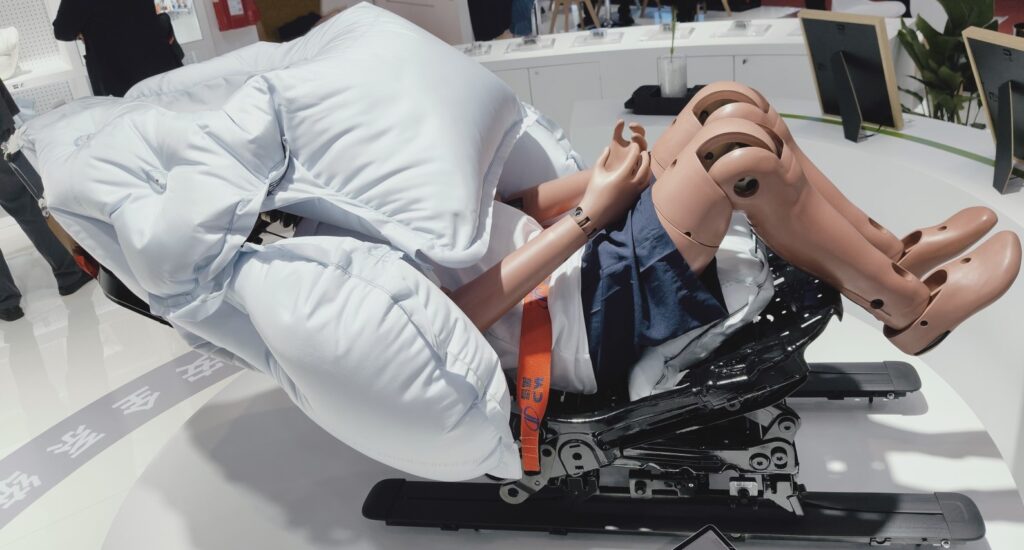 Zero G Seat Fully Wrapped Airbag