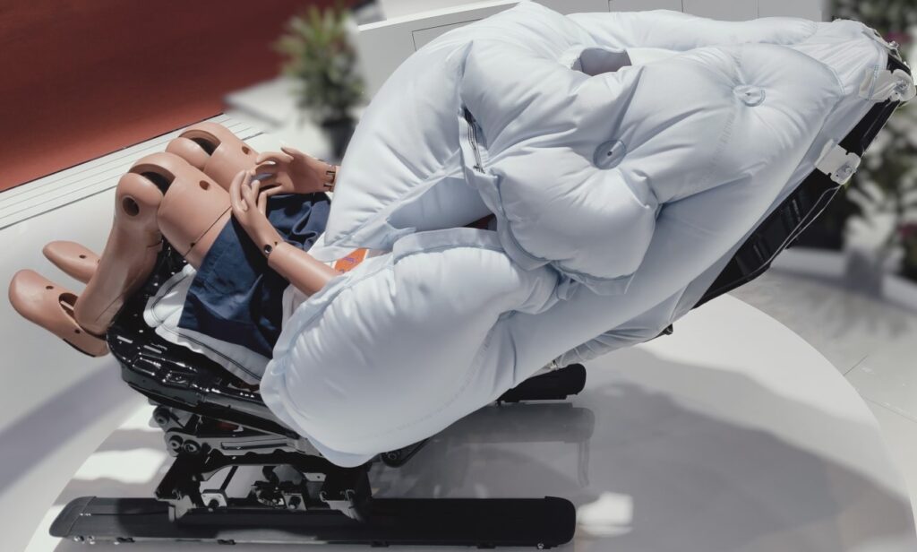 Zero Gravity Seat Fully Wrapped Airbag