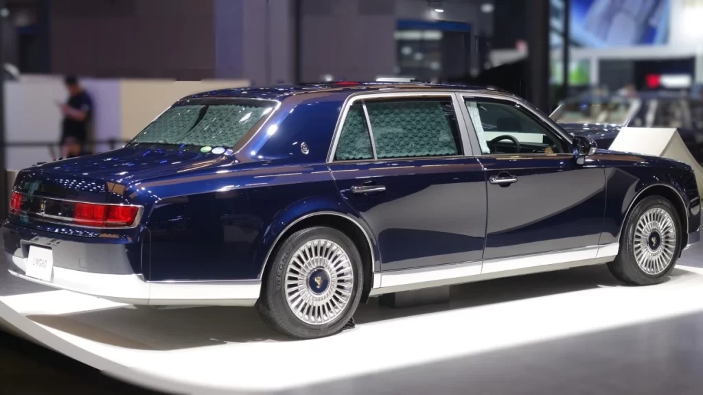 Toyota Century UWG60