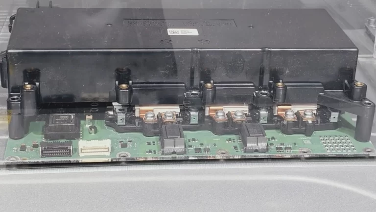 FAST 800V SiC Controller