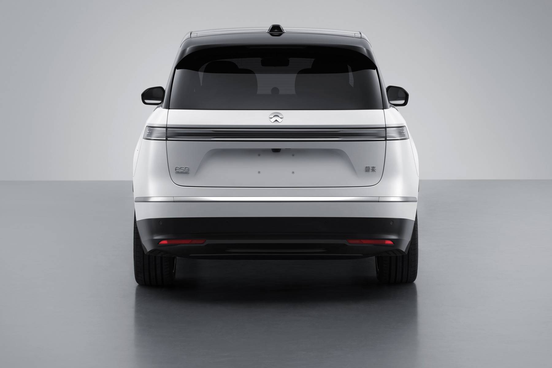 NIO ES9 rear