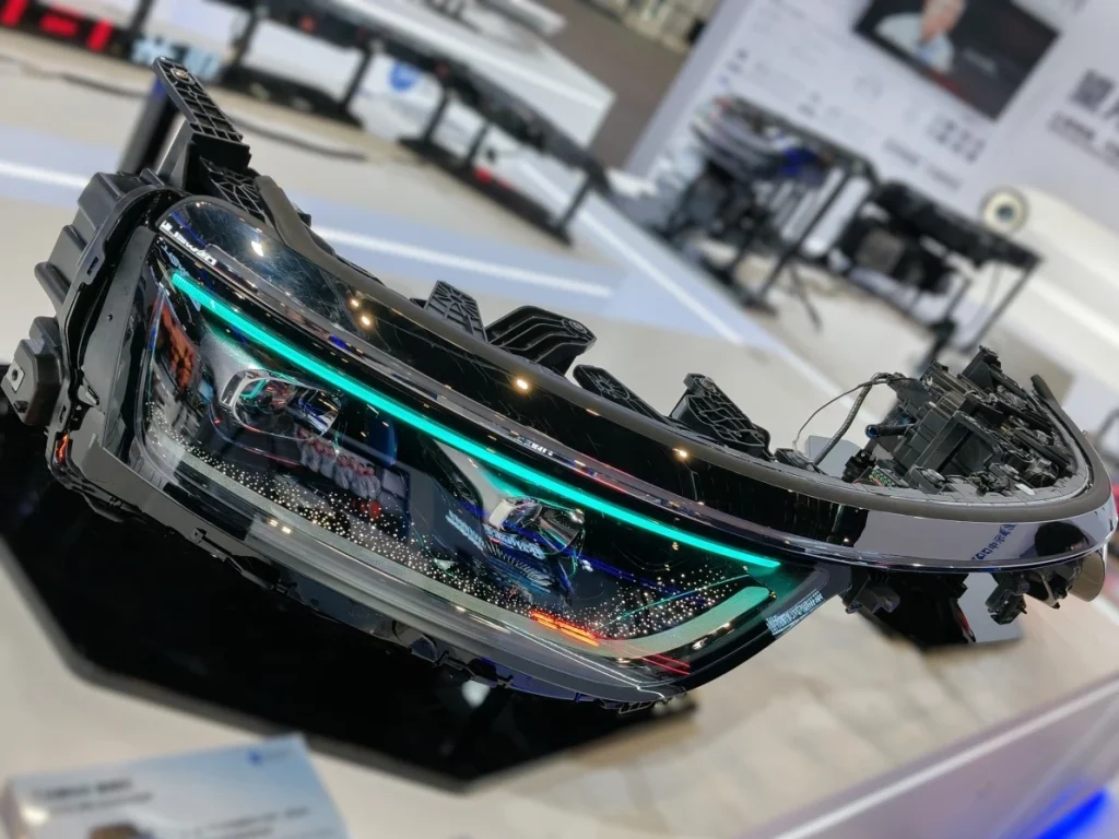 AITO M8 HEADLAMP DLP 2.0