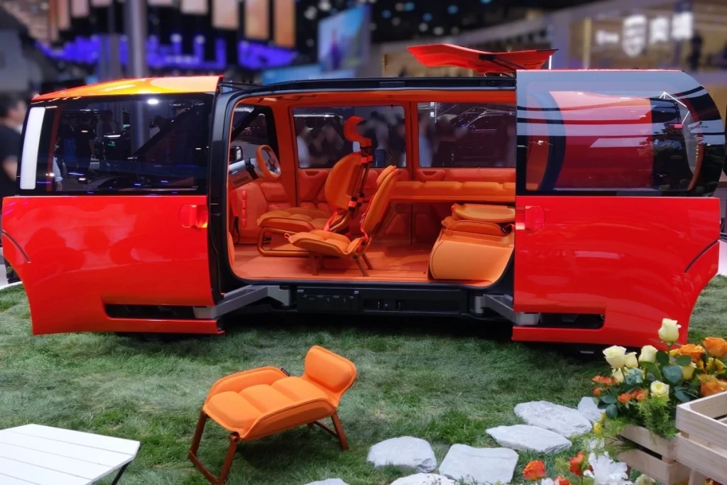 ELO Concept Car B pillar free antagonist doors