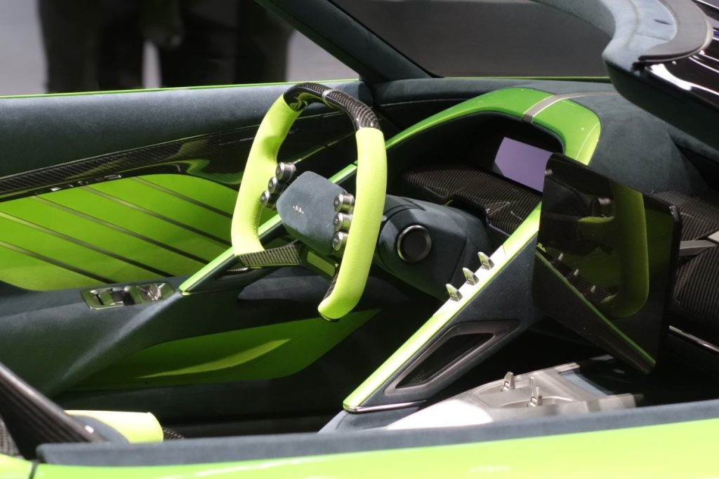 Fang Cheng Bao Formula X interior