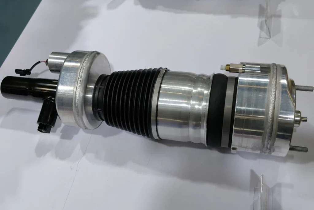 Lingyun Industrial 3 chamber air spring single valve strut