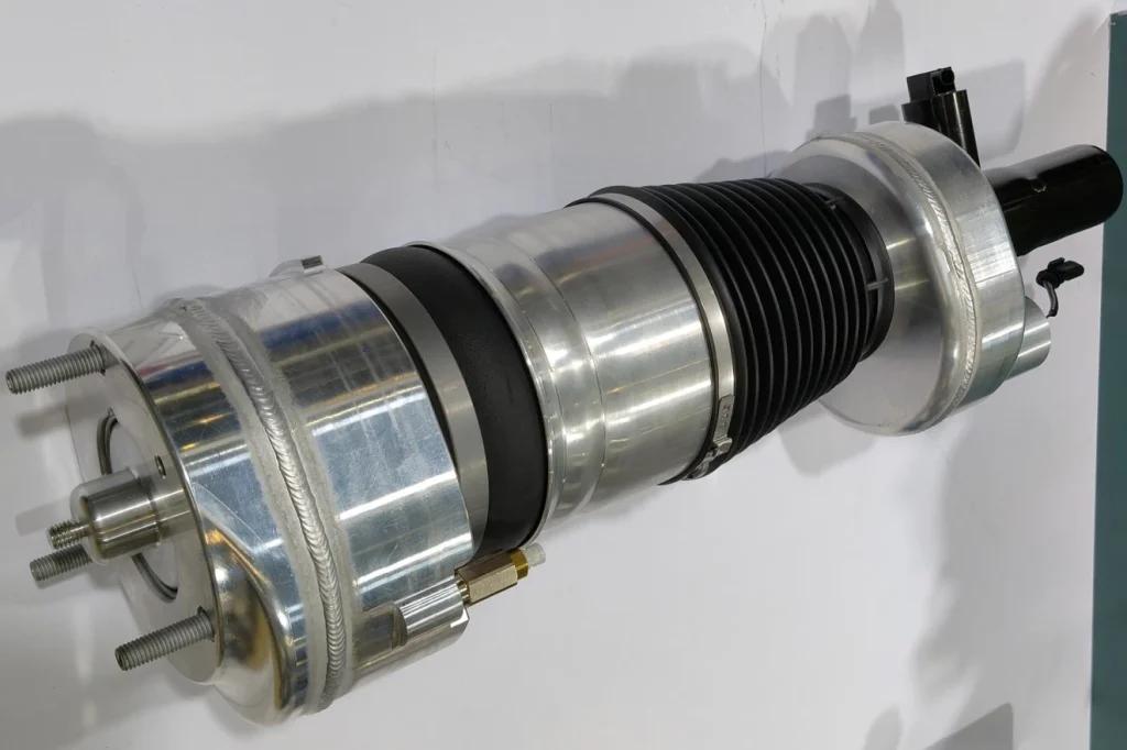 Lingyun Industrial three chamber single valve air suspension assembly