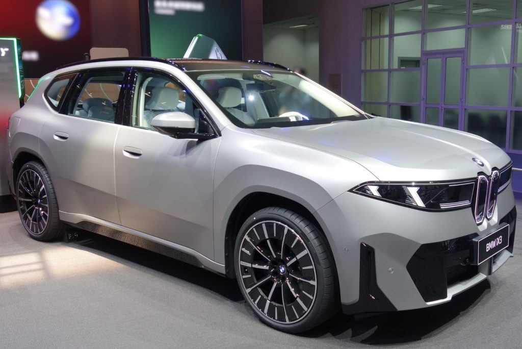 BMW iX3