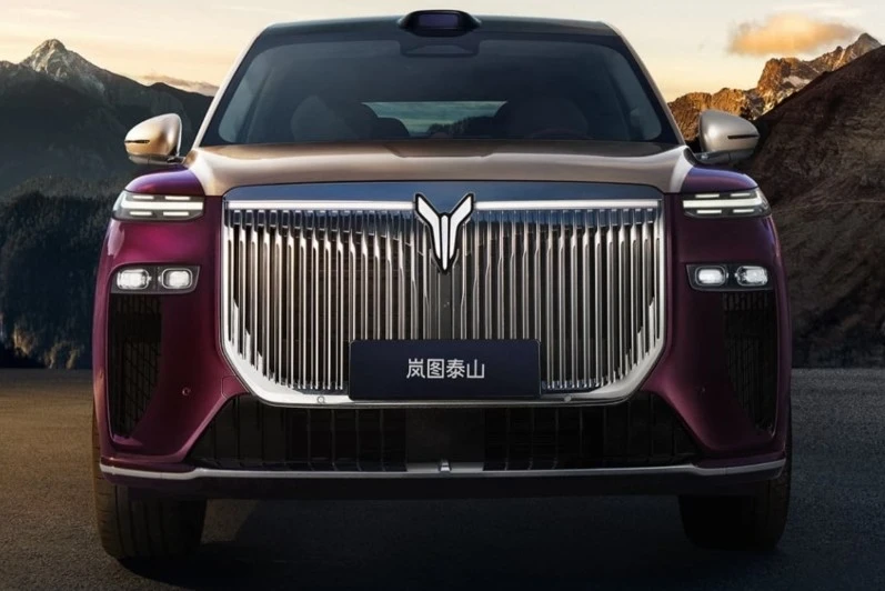 voyah titan suv