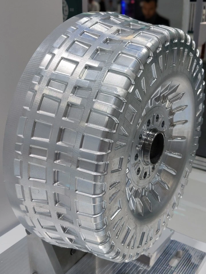EVBG Distributed Drive PMSM IWM