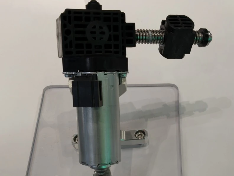 Nidec AMEC Column Adjuster Spindle 90 degree Brushed